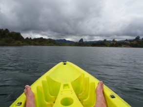 Guatape en canoe
